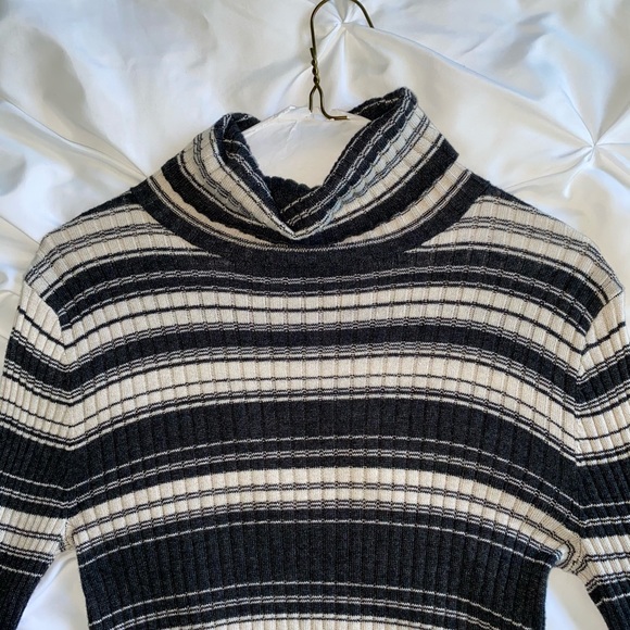 Stripped Turtle Neck Long Sleeve - Picture 2 of 4